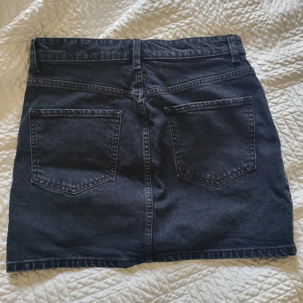 ZARA Black Denim Mini Skirt Size M High Rise Classic Jean Skirt